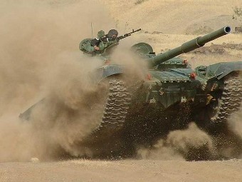 Т-72 сухопутных войск Индии. Фото с сайта militarypictures.info